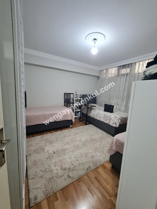 Bahçe Kullanımlı-Metro ve Metrobüs'e 5 Dakika-Katta Tek Daire