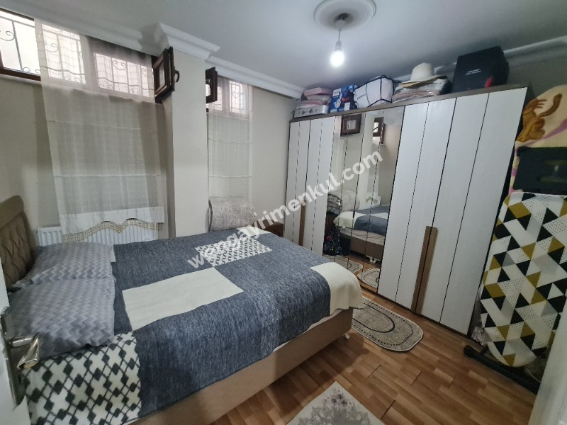 Bahçe Kullanımlı-Metro ve Metrobüs'e 5 Dakika-Katta Tek Daire