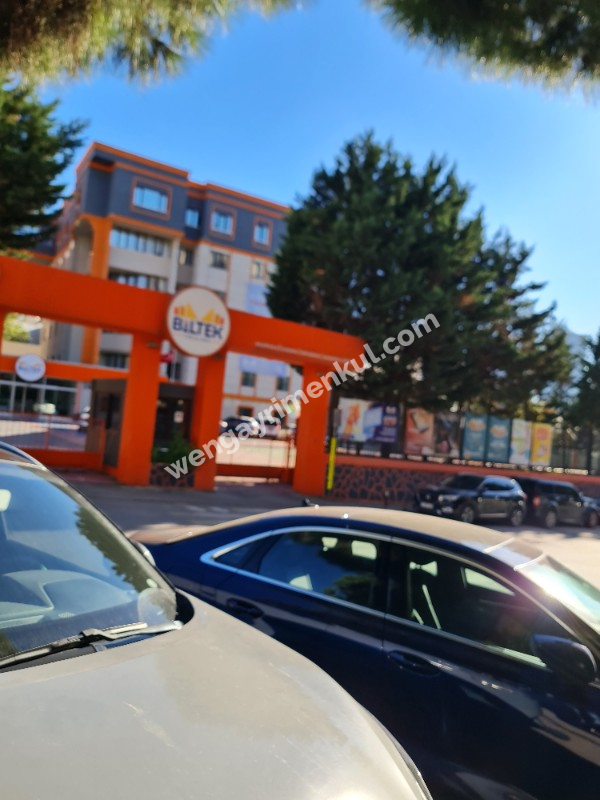 Bahçe Kullanımlı-Metro ve Metrobüs'e 5 Dakika-Katta Tek Daire