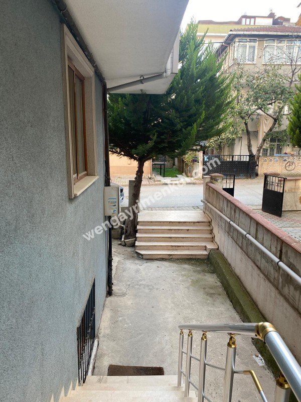 Sarıgazi Mahallesinde Ulaşımı Kolay 70 m² net Ters Dubleks 