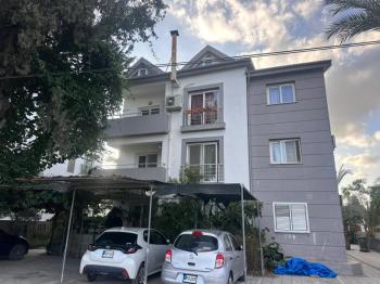 KÜÇÜK KAYMAKLI' DA ZEMİNKAT SATILIK DAİRE
