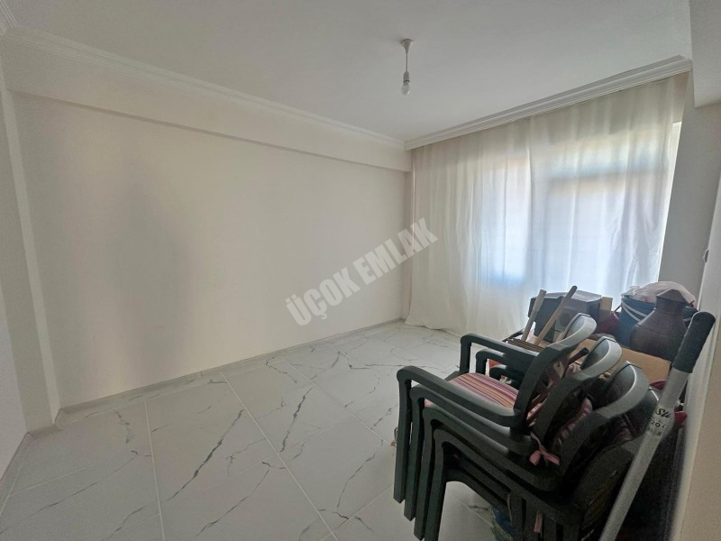 AFYON ÜÇOK EMLAKTAN MAREŞAL F ÇAKMAK MAH SATILIK 2 YAŞ FIRSAT LÜX 3+1 DAİRE