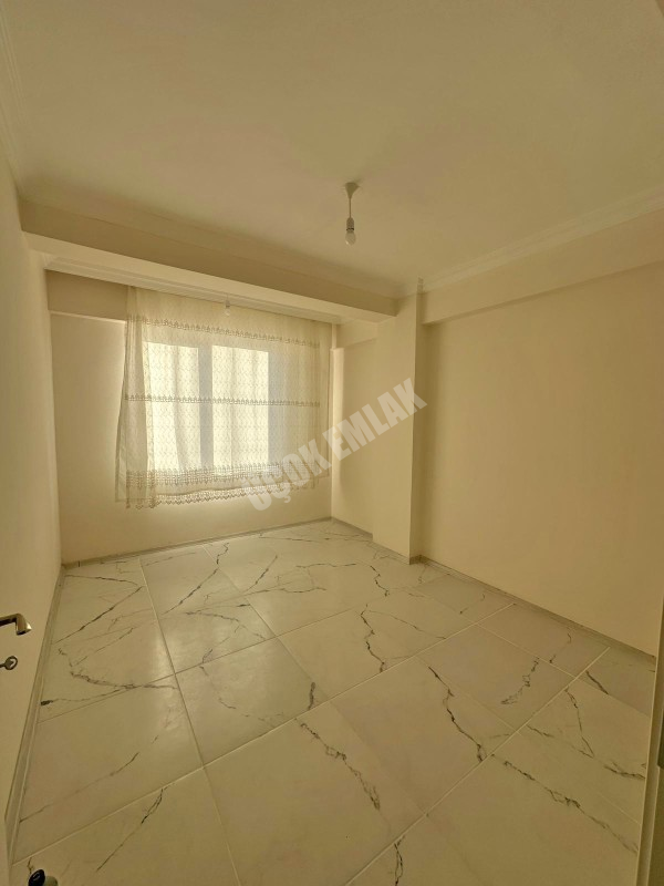 AFYON ÜÇOK EMLAKTAN MAREŞAL F ÇAKMAK MAH SATILIK 2 YAŞ FIRSAT LÜX 3+1 DAİRE