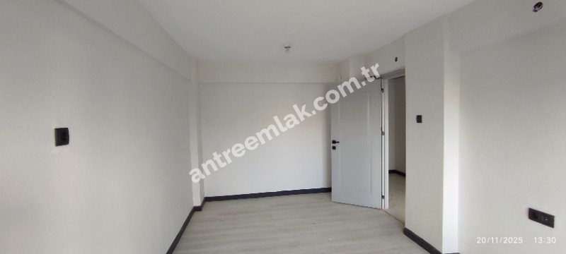 Antre Emlak'tan Satılık Bahçelievler'de Hastane Yanı Cadde Üstü Sıfırlanmış 2+1, Doğalgazlı Daire