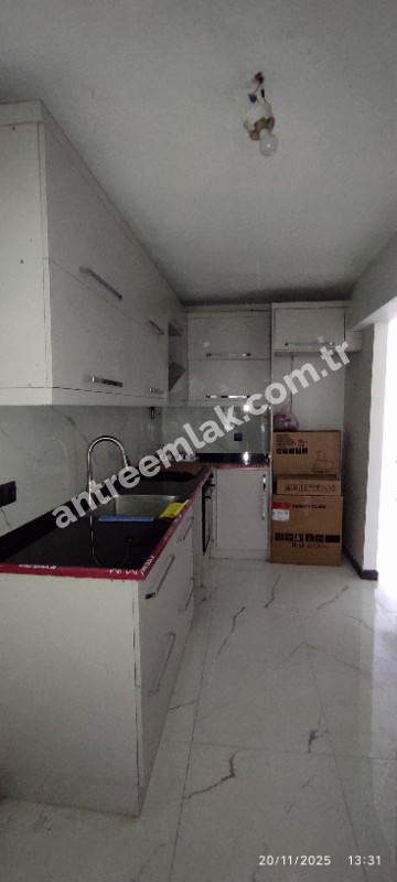 Antre Emlak'tan Satılık Bahçelievler'de Hastane Yanı Cadde Üstü Sıfırlanmış 2+1, Doğalgazlı Daire