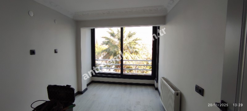 Antre Emlak'tan Satılık Bahçelievler'de Hastane Yanı Cadde Üstü Sıfırlanmış 2+1, Doğalgazlı Daire