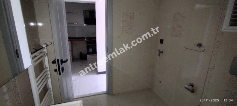 Antre Emlak'tan Satılık Bahçelievler'de Hastane Yanı Cadde Üstü Sıfırlanmış 2+1, Doğalgazlı Daire