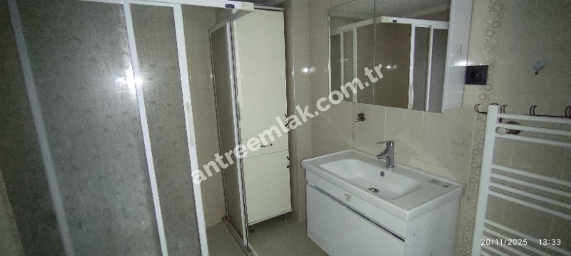 Antre Emlak'tan Satılık Bahçelievler'de Hastane Yanı Cadde Üstü Sıfırlanmış 2+1, Doğalgazlı Daire