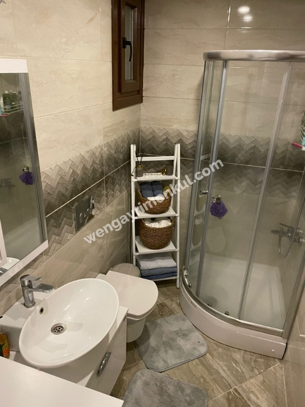 Wen Gayrimenkul den  Göktürk te Teraslı Çatı Katı 2+1 Kiralık Daire