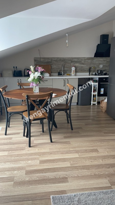 Wen Gayrimenkul den  Göktürk te Teraslı Çatı Katı 2+1 Kiralık Daire