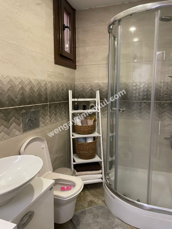 Wen Gayrimenkul den  Göktürk te Teraslı Çatı Katı 2+1 Kiralık Daire