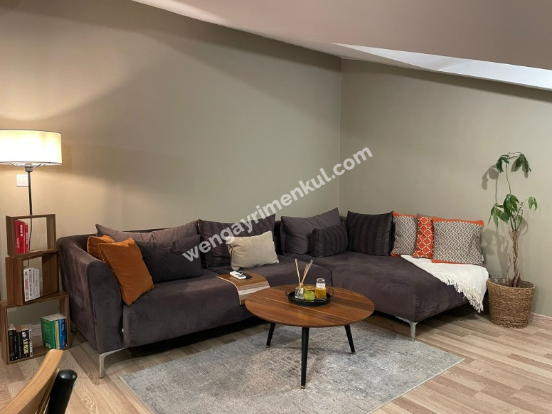 Wen Gayrimenkul den  Göktürk te Teraslı Çatı Katı 2+1 Kiralık Daire
