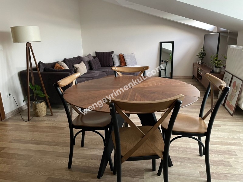 Wen Gayrimenkul den  Göktürk te Teraslı Çatı Katı 2+1 Kiralık Daire