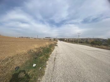 GÜVENAY - ÇORUM BAHABEY CADDESİ SONU 3 KAT İMARLI ARSA