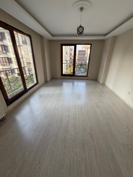 Binevler Vuslat Konakları Güvenlikli Site'de Boş Satılık Daire