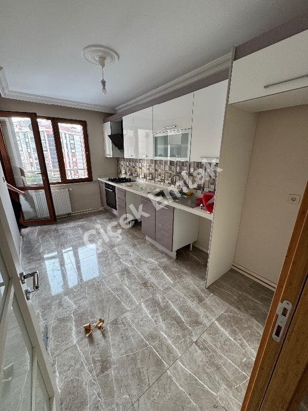 Binevler Vuslat Konakları Güvenlikli Site'de Boş Satılık Daire