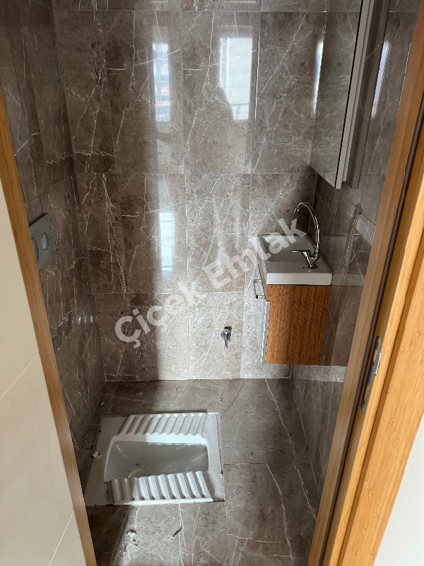 Binevler Vuslat Konakları Güvenlikli Site'de Boş Satılık Daire