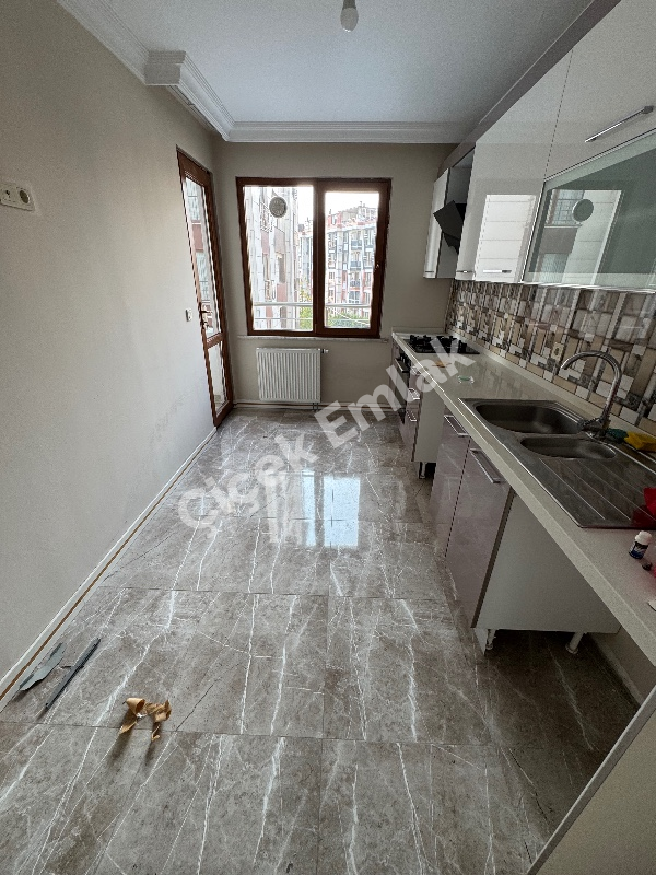 Binevler Vuslat Konakları Güvenlikli Site'de Boş Satılık Daire