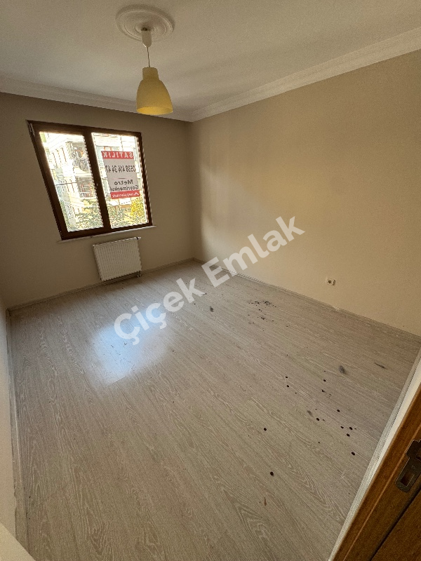 Binevler Vuslat Konakları Güvenlikli Site'de Boş Satılık Daire