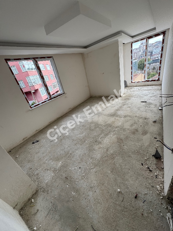Alibeyköy Çarşı'ya Yakın 4.Kat 2+1 Balkonlu Sıfır Satılık Daire