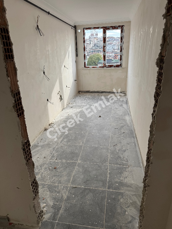 Alibeyköy Çarşı'ya Yakın 4.Kat 2+1 Balkonlu Sıfır Satılık Daire