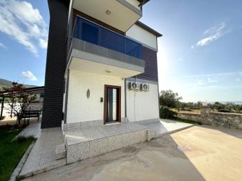 Didim Akbükde Deniz Manzaralı 4+1 Eşyalı Villa