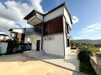 Didim Akbükde Deniz Manzaralı 4+1 Eşyalı Villa