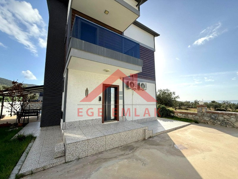 Didim Akbükde Deniz Manzaralı 4+1 Eşyalı Villa