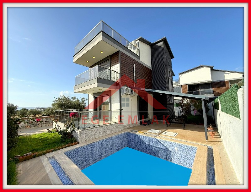 Didim Akbükde Deniz Manzaralı 4+1 Eşyalı Villa