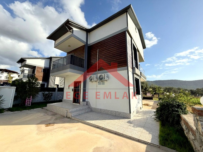 Didim Akbükde Deniz Manzaralı 4+1 Eşyalı Villa