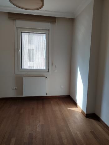 SUADİYE PEMBEGÜL SOKAKTA GENİŞ EBEVEYN BANYOLU DEPOLU 2+1 