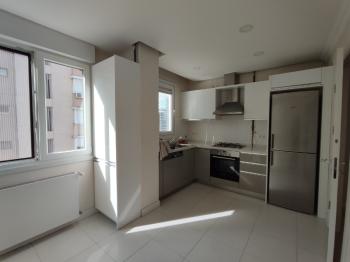 SUADİYE PEMBEGÜL SOKAKTA GENİŞ EBEVEYN BANYOLU DEPOLU 2+1 