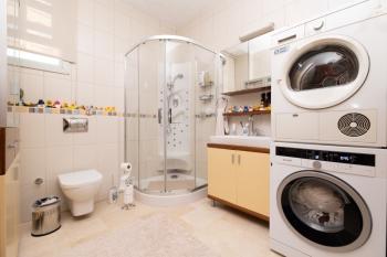 Kanlıca İskelesine 150 Metre Satılık Masalsı Tarihi Köşk & Konak