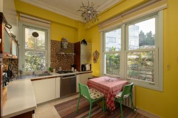 Kanlıca İskelesine 150 Metre Satılık Masalsı Tarihi Köşk & Konak