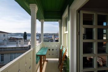 Kanlıca İskelesine 150 Metre Satılık Masalsı Tarihi Köşk & Konak