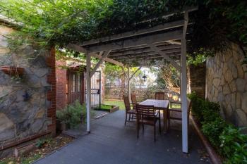 Kanlıca İskelesine 150 Metre Satılık Masalsı Tarihi Köşk & Konak