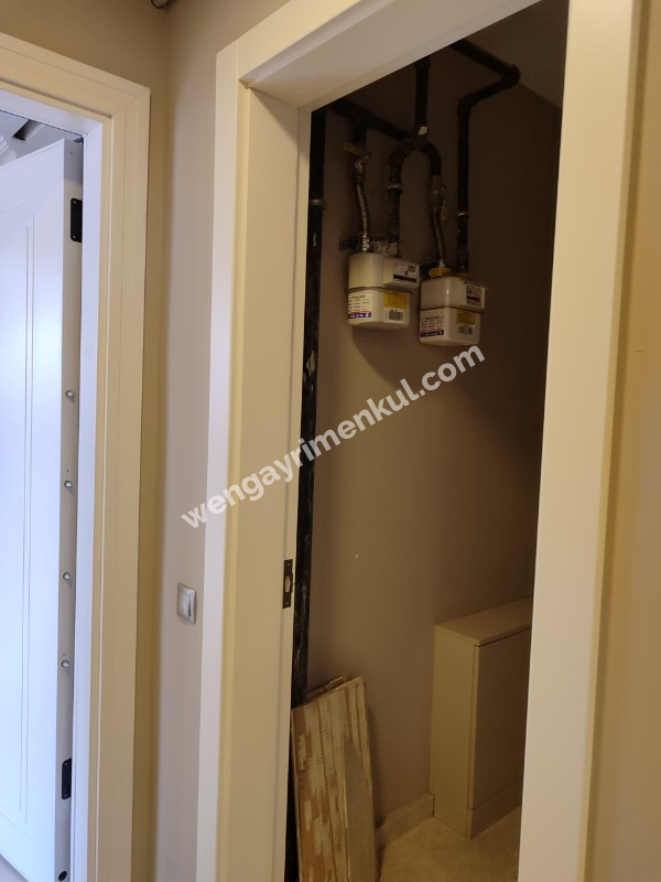 SUADİYE PEMBEGÜL SOKAKTA GENİŞ EBEVEYN BANYOLU DEPOLU 2+1 