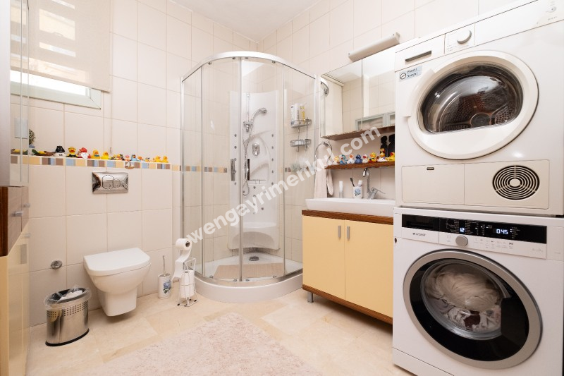 Kanlıca İskelesine 150 Metre Satılık Masalsı Tarihi Köşk & Konak