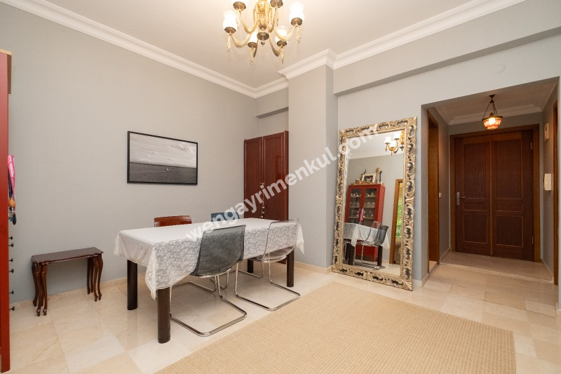 Kanlıca İskelesine 150 Metre Satılık Masalsı Tarihi Köşk & Konak