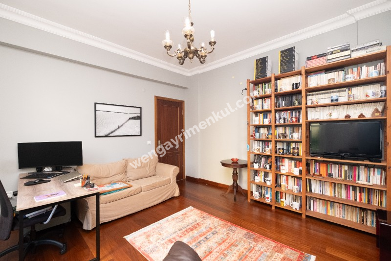 Kanlıca İskelesine 150 Metre Satılık Masalsı Tarihi Köşk & Konak