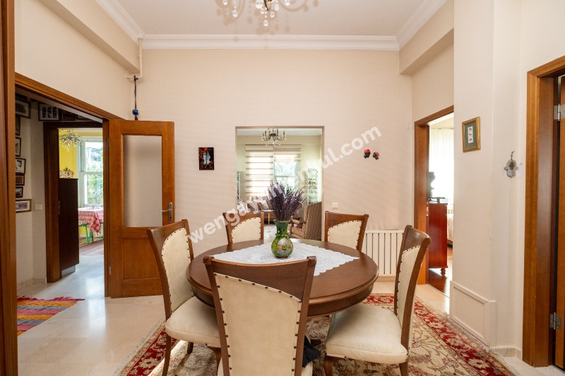 Kanlıca İskelesine 150 Metre Satılık Masalsı Tarihi Köşk & Konak