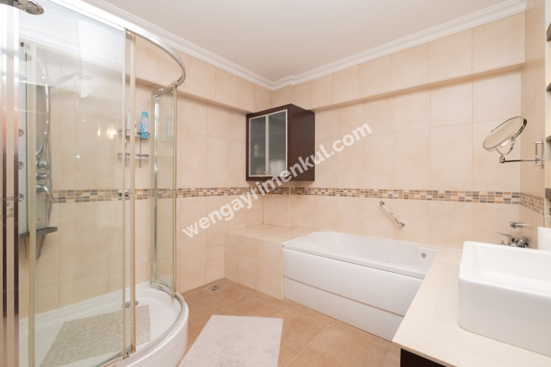 Kanlıca İskelesine 150 Metre Satılık Masalsı Tarihi Köşk & Konak