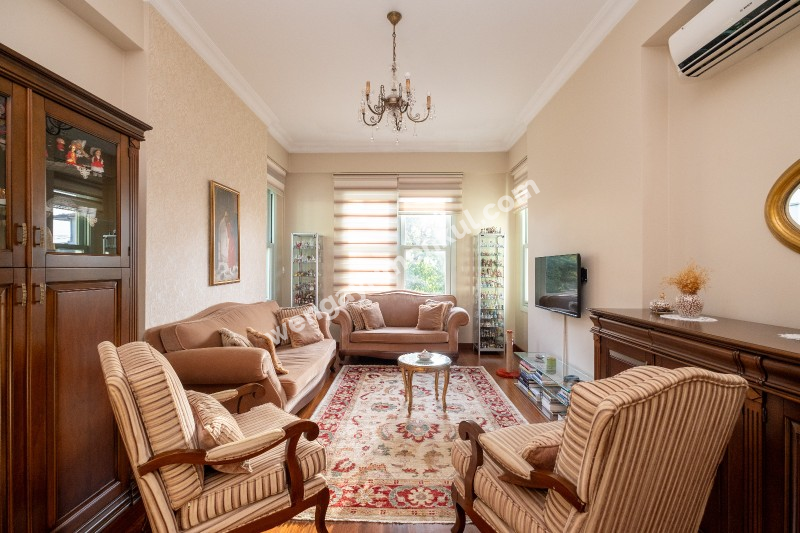 Kanlıca İskelesine 150 Metre Satılık Masalsı Tarihi Köşk & Konak