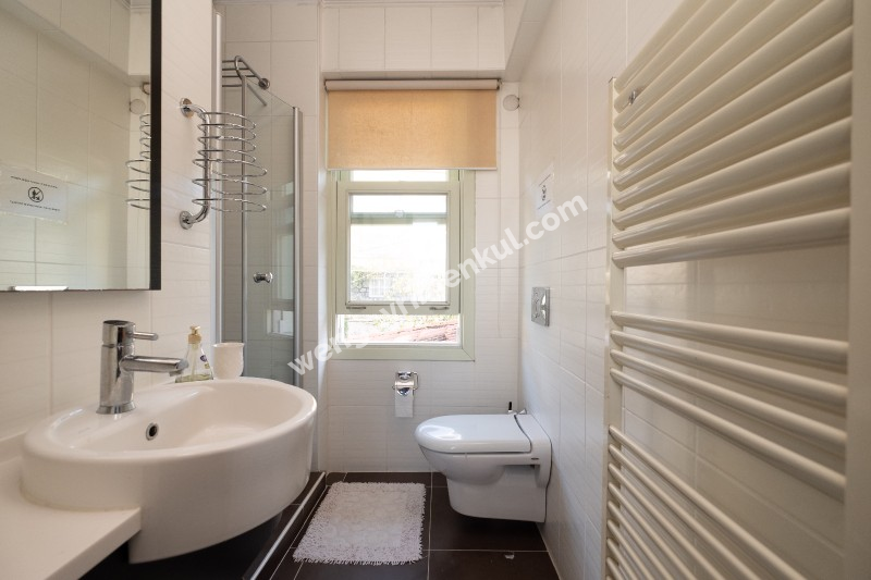 Kanlıca İskelesine 150 Metre Satılık Masalsı Tarihi Köşk & Konak