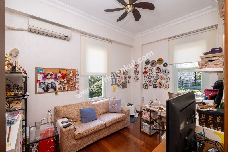 Kanlıca İskelesine 150 Metre Satılık Masalsı Tarihi Köşk & Konak