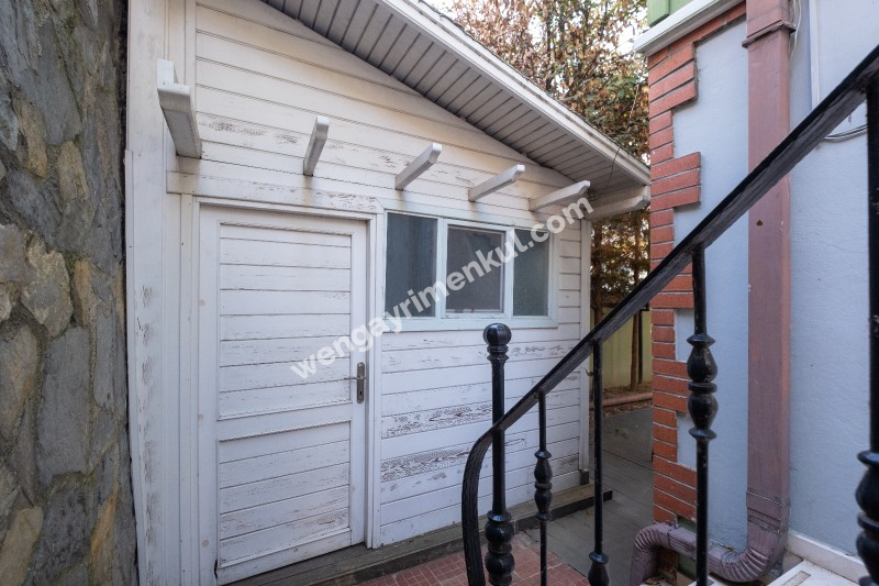 Kanlıca İskelesine 150 Metre Satılık Masalsı Tarihi Köşk & Konak