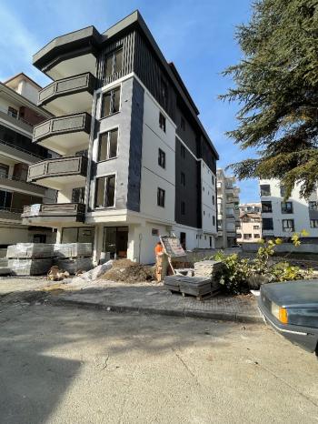 Güvenay - Çorum Bahçelievler Bahçelievler İlk Okulu Civarı Satılık 4+1 Daire 