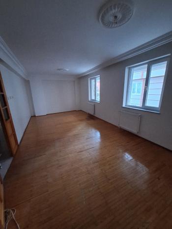 GÜVENAY - ÇORUM ÜÇTUTLAR 23 NİSAN OKULU CİVARI SATILIK DAİRE 