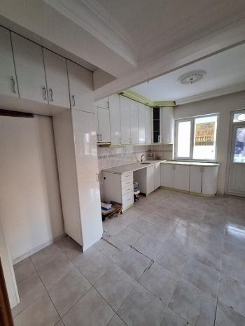 GÜVENAY - ÇORUM ÜÇTUTLAR 23 NİSAN OKULU CİVARI SATILIK DAİRE 