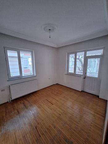 GÜVENAY - ÇORUM ÜÇTUTLAR 23 NİSAN OKULU CİVARI SATILIK DAİRE 